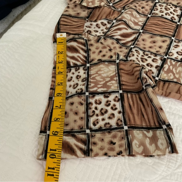 ALIA, BLOCK ANIMAL PRINT BLOUSE - Picture 7 of 9